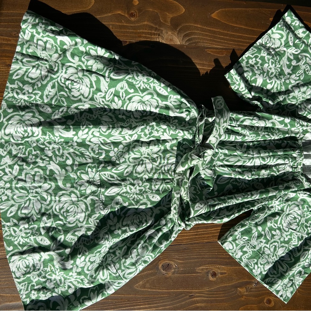 Elegant Green Floral Midi Dress - Picture 4 of 7